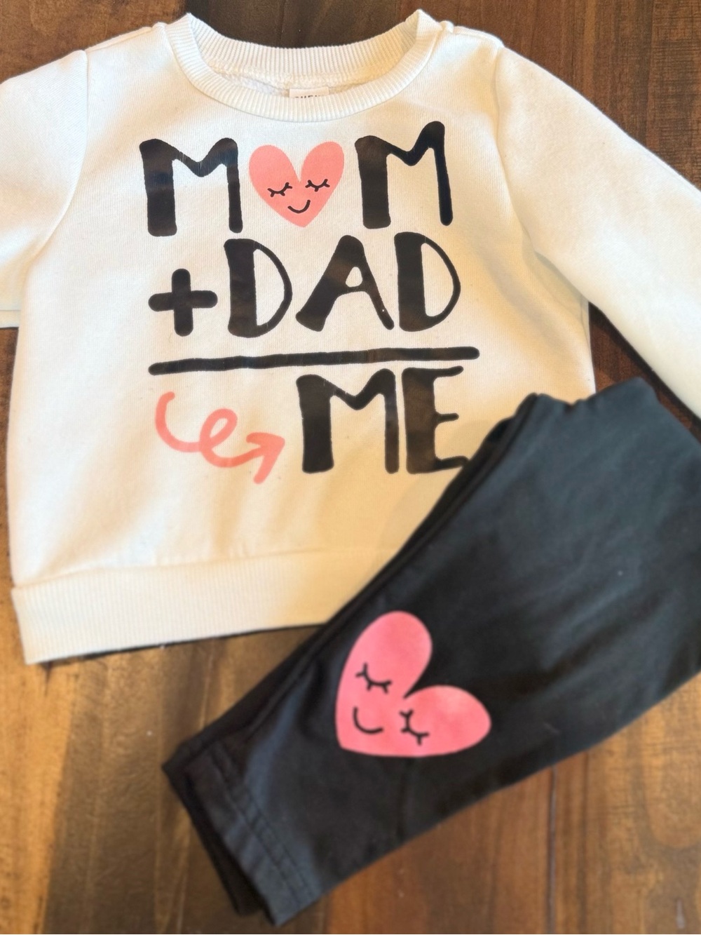 SHEIN White & Black Kids Matching Heart Sweatshirt and Leggings Set